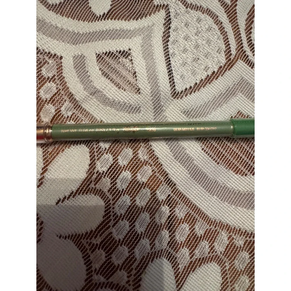 Makeup Revolution London Streamline Eyeliner Green with Smudger 1.2g